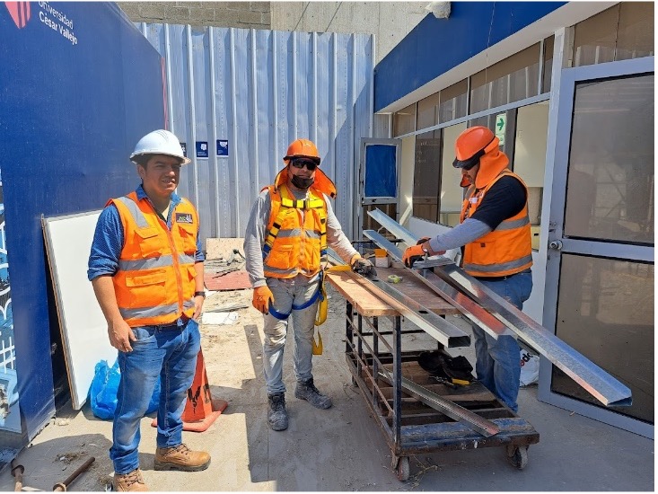 REMODELACIÓN PRIMERAS AULAS CAMPUS VALLEJITO UCV TRUJILLO gallery